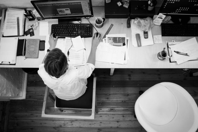 HOW GHANAIAN ENTREPRENEURS CAN SURVIVEE THE ENTREPRENEURSHIP WORLD